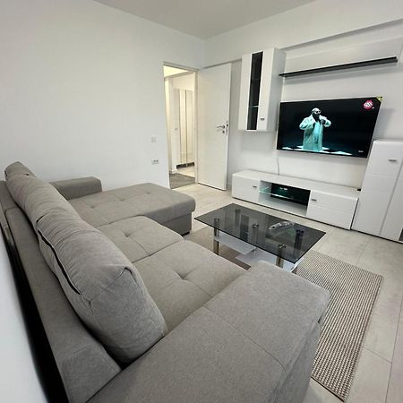 Apartament Ultra Central 3 Apartman Vajdahunyad Kültér fotó