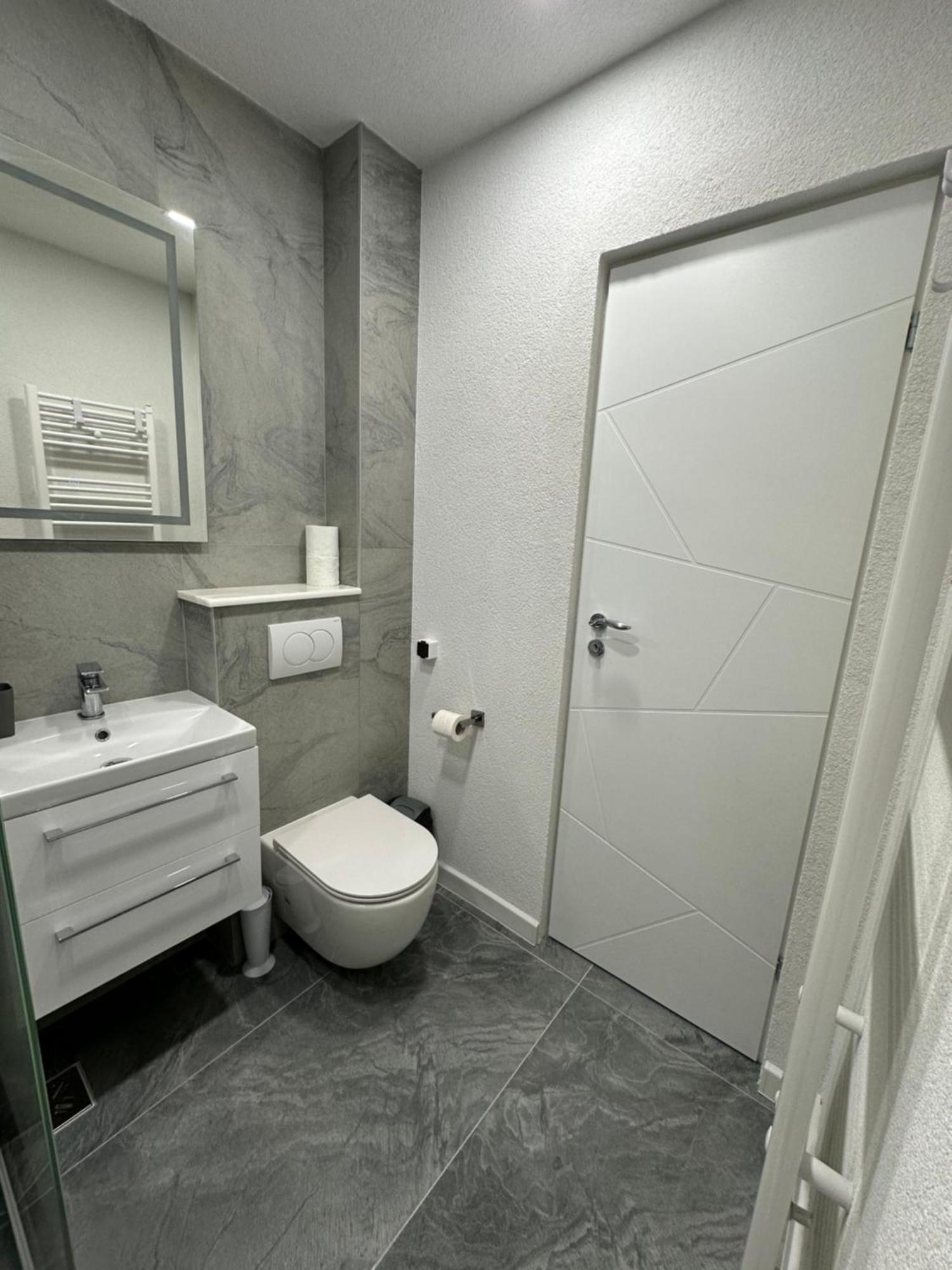Apartament Ultra Central 3 Apartman Vajdahunyad Kültér fotó