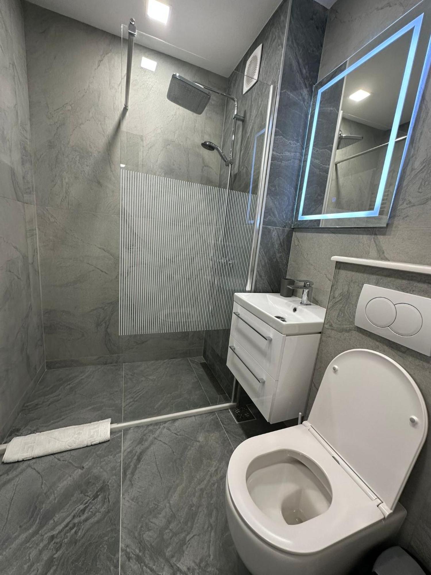 Apartament Ultra Central 3 Apartman Vajdahunyad Kültér fotó