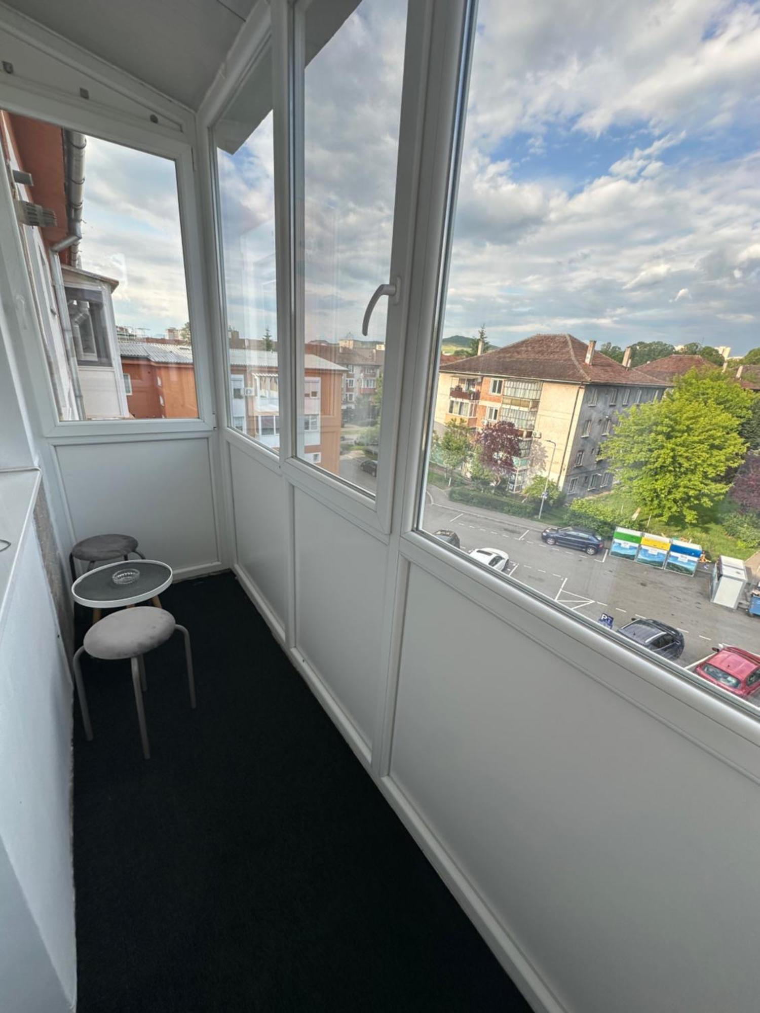 Apartament Ultra Central 3 Apartman Vajdahunyad Kültér fotó